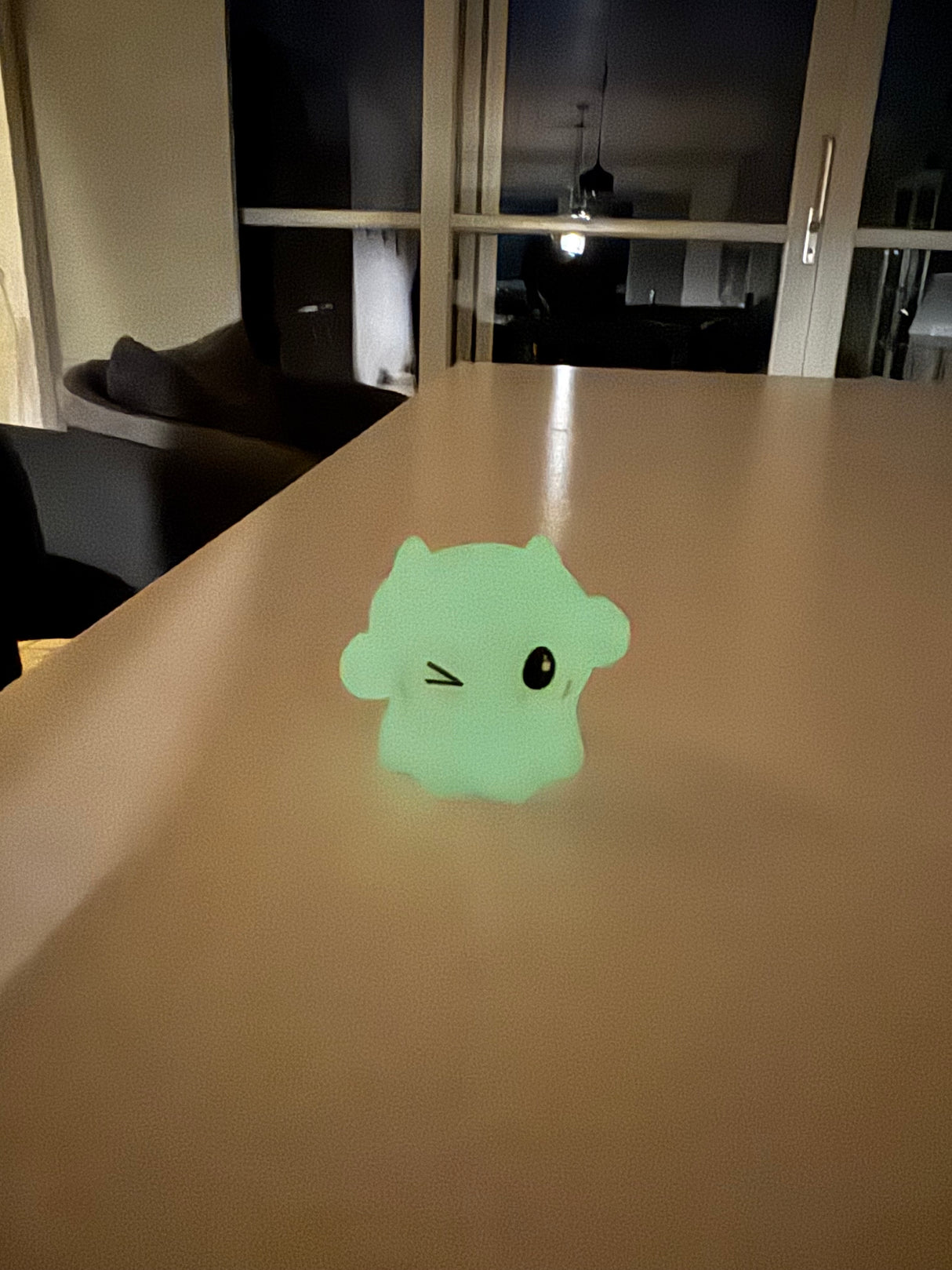 Squshy glow ghost