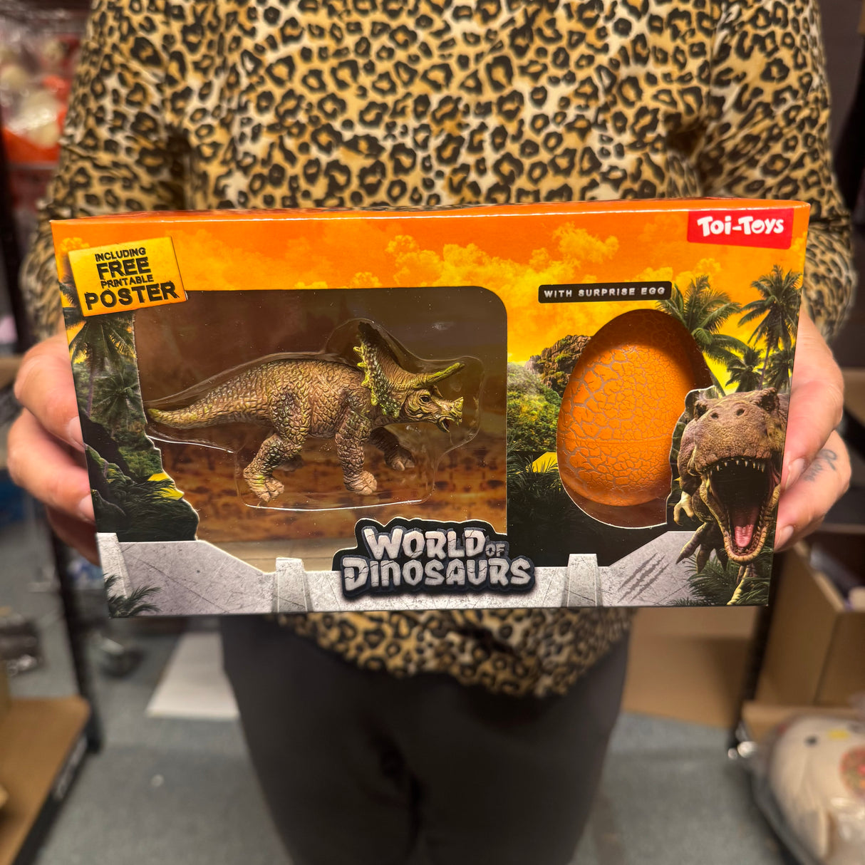 Dinosaur sæt med figur og surprise egg (leveres assorteret - 6 forskellige modeller)