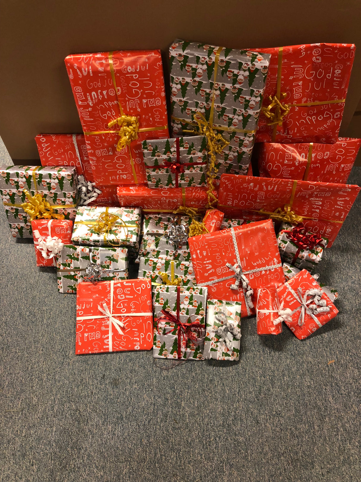 Pakkekalender 24 stk - 2025 (værdi 1199-1299,-) Vælg alder/køn (OBS LEVERING OP TIL 10 HVERDAGE)