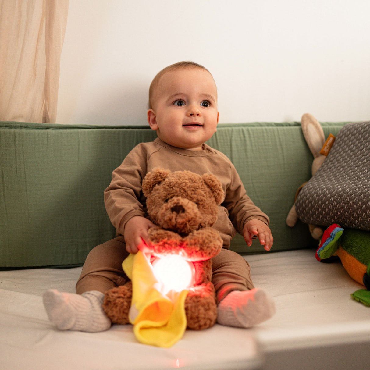 Plysbamse med lyd og lys