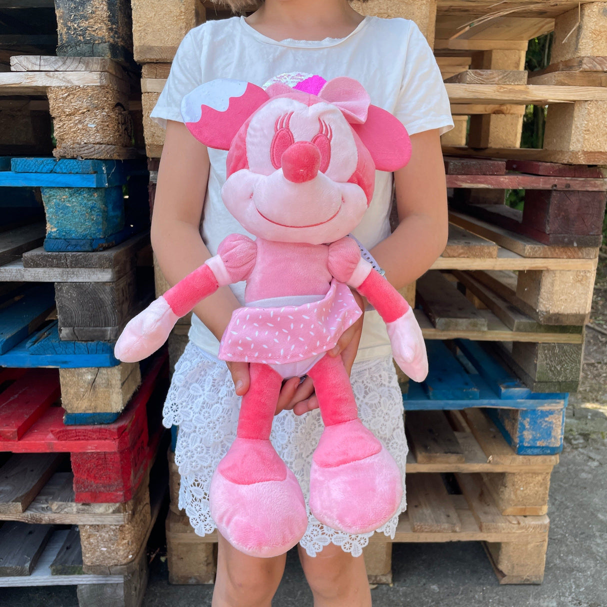 Strawberry & cream Minnie Mouse bamse