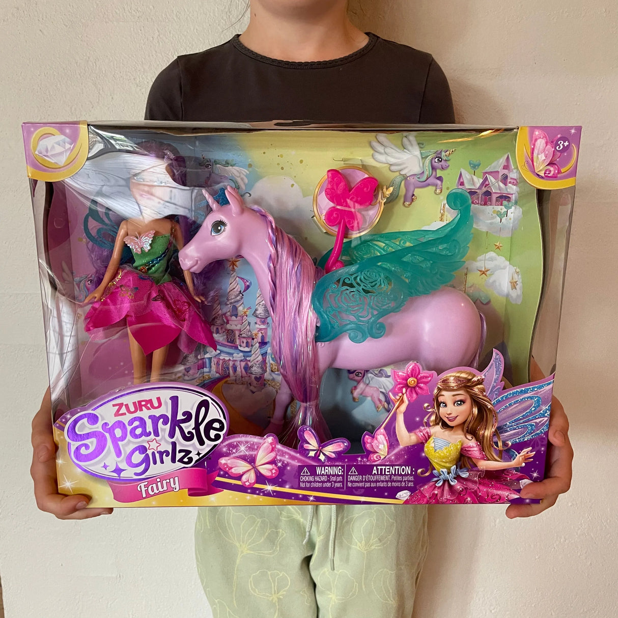 Stor unicorn med fe - lyser op