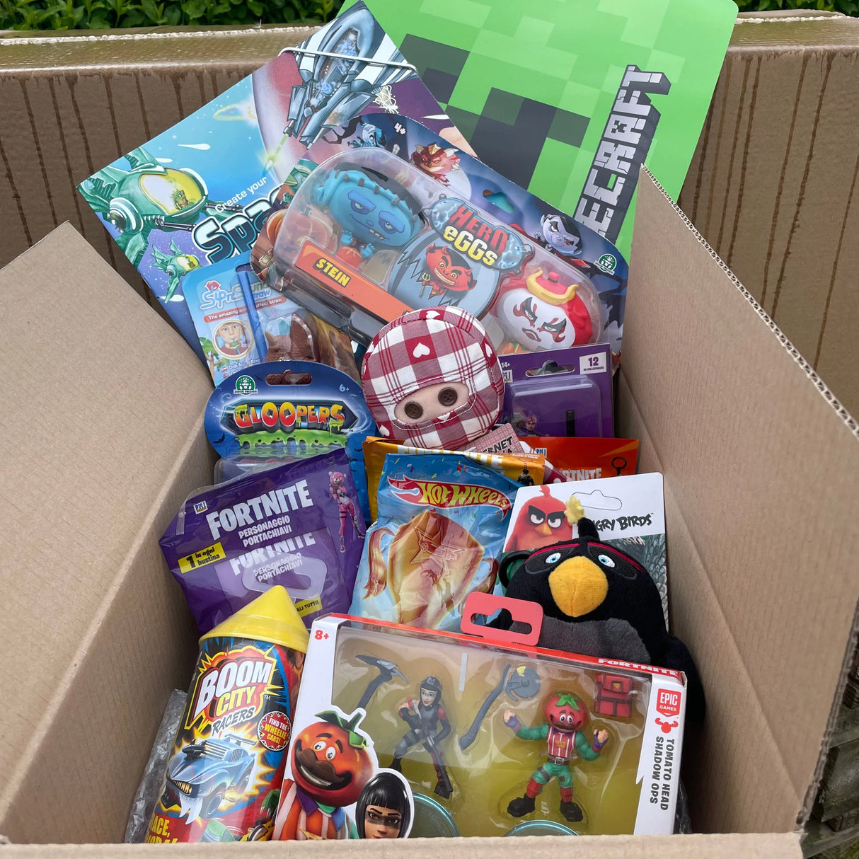 Kæmpe drenge kasse “ja tak”