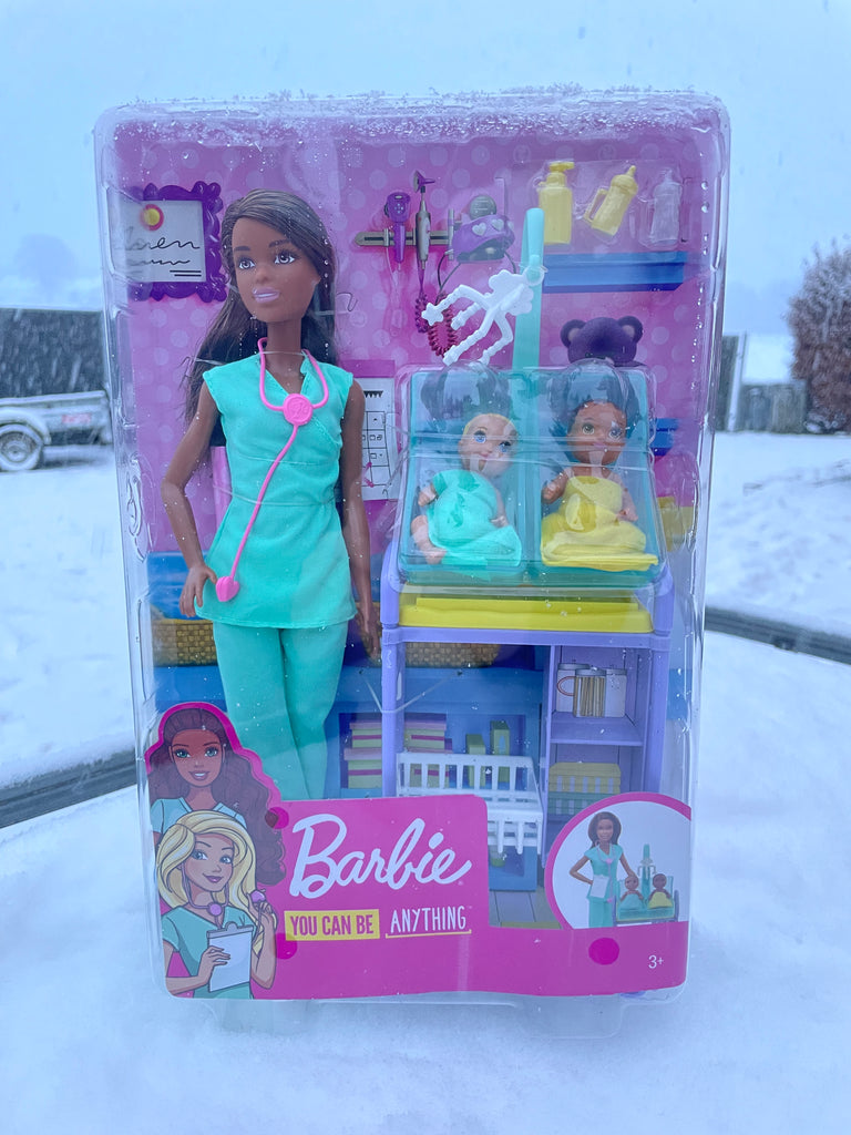 Mos Relativitetsteori dart Barbie “jordmoder legesæt”