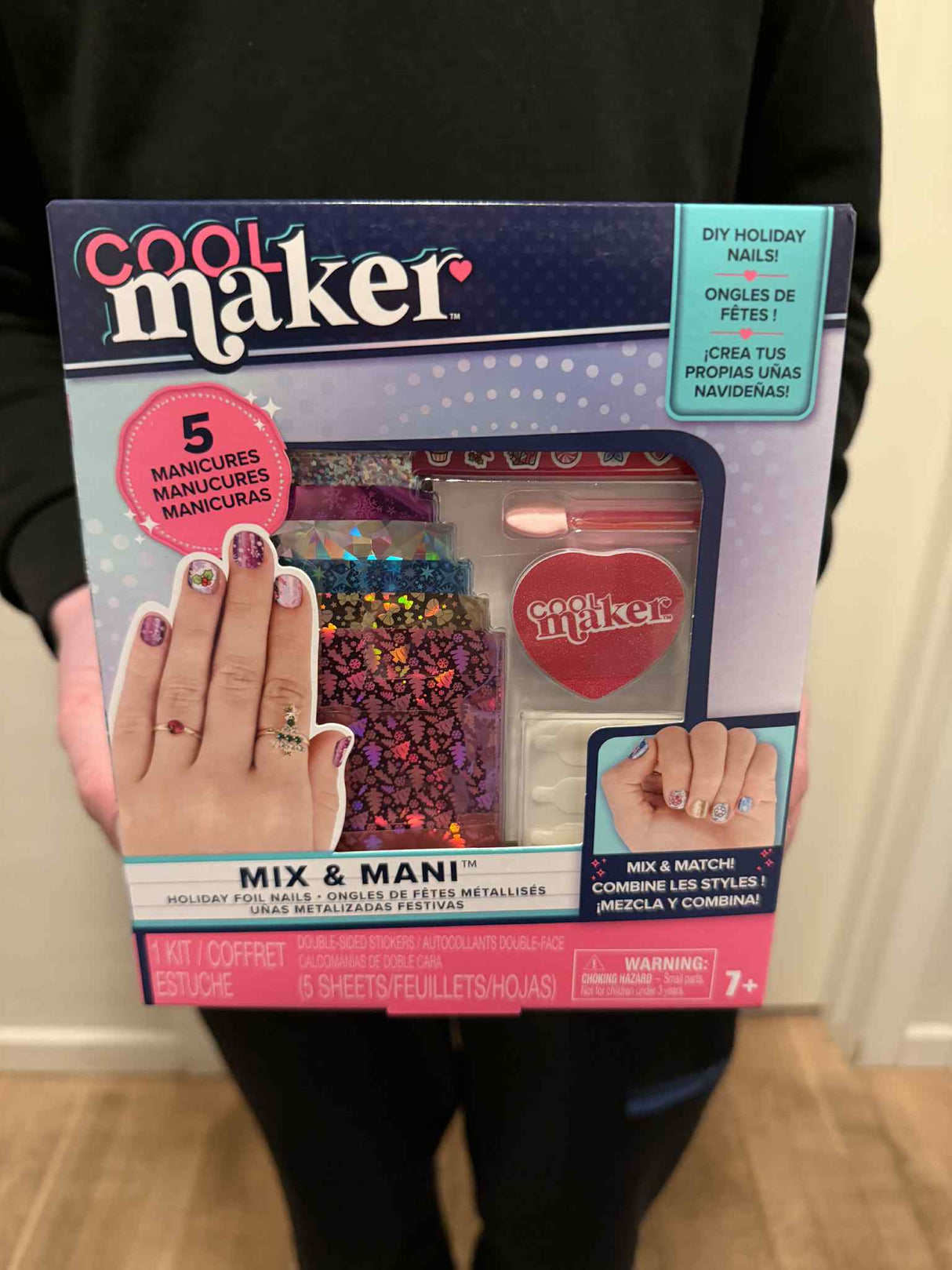 Cool Maker Holiday Foil Nails